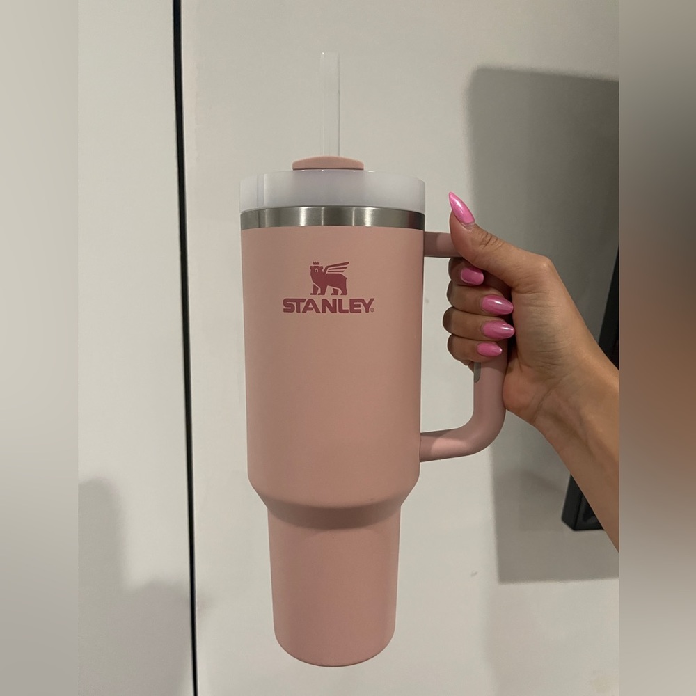 Stanley cup (pink dust)